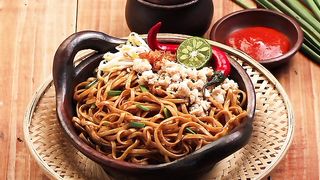 Mee Kolok