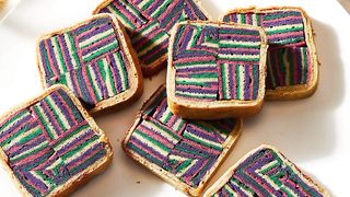 Kek Lapis Sarawak