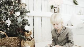 "Jingle All the Way: Unwrapping the Joy of Christmas with Festive Decor, Culinary Delights, and Heartwarming Moments!"