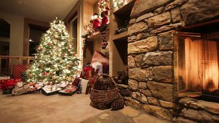 "Festive Radiance: Crafting Joyful Christmas Moments with Enchanting Decor, Culinary Delights, and Heartwarming Connections!"