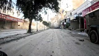 اسرائیلی فوج نے غزہ میں ایک بلڈنگ دھماکے سے تباہ کردی۔