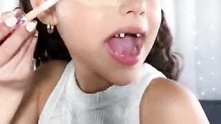 Barbie_Makeup_Transformation___Makeup_By_6_Year_Old_Kassie (480p).