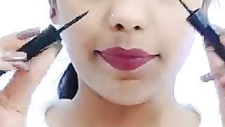 Trying_eyeliner_viral_hack????_hmse_na_ho_payega..._#shorts_#youtubeshorts_#eyelinerhack(240p).