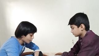 دو دوستوں کے درمیان بڑوں کی مرضی سے شادی کرنے پر مکالمہ
