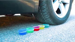 Esmagando coisas crocantes e macias de carro! CARRO EXPERIMENTAL vs POP IT