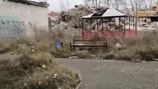Русня зносить будинки у Маріуполі, які ще можна відновити