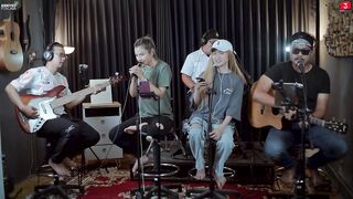 Lagu cover by Delisa x Salsa Bintan ft. Tiga Pemuda Berbahaya