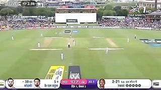 Kohli out India in trouble