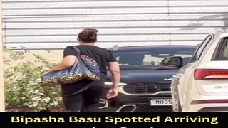 Bipasha Basu Spotted Arriving at her Gym #bipashabasu #viralmastibollywood #shorts
