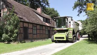Getreideernte - Mähdrescher CLAAS LEXION 770 Terra Trac TT - biggest combine harvester harvest