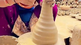 How are clay pots made?