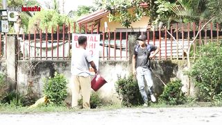 Bawal umihi Dito Prank _ Galit na galit sila dahil binuhusan sila ng tubig.