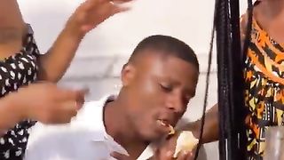 Un_Homme_polygame_avec_deux_femme_jalouse__#viral_#video___#funnyvideo__#shorts_#tiktok_#usa_#(480p).