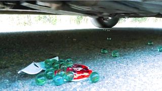 Esmagando coisas crocantes e macias de carro! CARRO EXPERIMENTAL vs BALÃO DE ÁGUA ORBEEZ