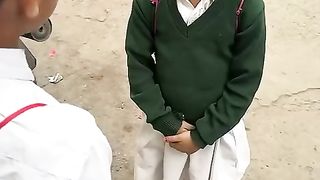 hume_kisi_garib_k_mazak_nhi_udana_chahiye????????_#shorts_#viral_#emotional_#youtubeshorts_#short(480p).