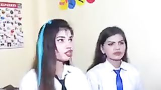 Spider_woman_????️????___Jashvi_Vishvi____#shorts_#trending_#youtubeshorts_#school_#viral_#magic(240p).