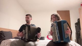 Miguel Vieira and Alexandra put on a show with a concertina and acoustics.