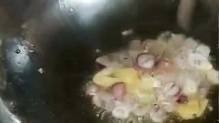 Tumis bakso kacang panjang