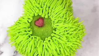 It’s…. GRINCHMAS ????????❤️#thegrinch #grinch #christmas #christmasbaking #cupcake #ytshorts #shortsfeed.