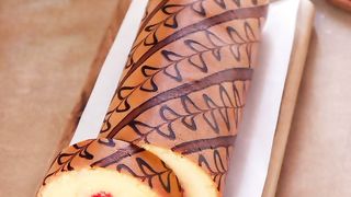 Bolu Gulung Batik