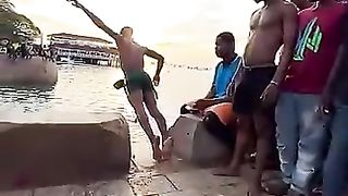 Qui_un_est_le_meilleur_????(360p).