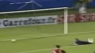 Young_Ronaldo_OWNING_FRANCE_????????????_Football_skills_#shorts_#youtubeshorts_#ronaldo(480p).
