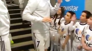 Never_underestimate_power_of_Christiano_Ronaldo_#shorts(480p).