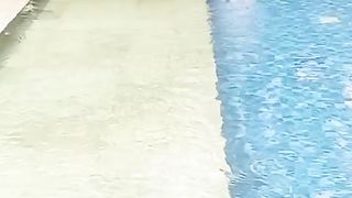 Kolam renang hotel bali world