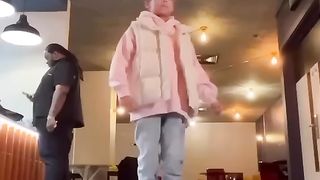 Chris Brown SURPRISES YOUNG FAN ✊????