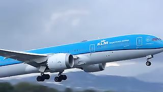 What a mess ll beautiful airplane