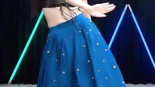 Baaton Ne Teri Jaadu Kiya???????? #shorts #bollywood #bellydance #muskankalra.