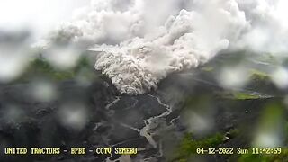 Terjadi bencana gunung semeru