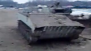 Нічна бавовна у Брянській області: попало у казарми та техніку!
