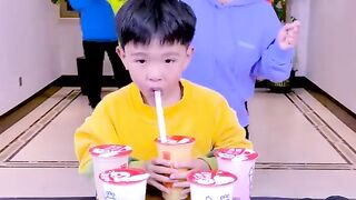 Drinking milk tea challenge is too exciting_ hurry up and ask your family and friends to p
