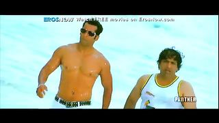Lahu_Munh_Lag_Gaya___Full_Video_Song___Goliyon_Ki_Rasleela_Ram-leela(360p).