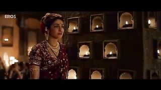 Pinga_Full_Video_Song___Bajirao_Mastani___Deepika_Padukone_and_Priyanka_Chopra___Shreya_Ghoshal(360p).