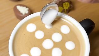Satisfying hearts on coffee❤️