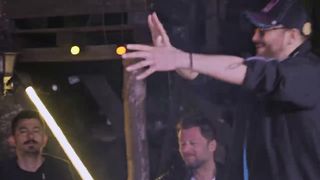 İrem Derici - Sevmek Bizim İşimiz (Akustik)
