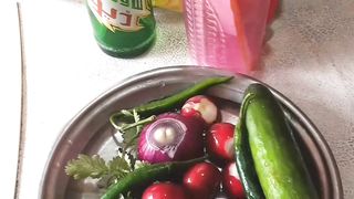 #salad #pakistan /desi salad/how to cut salad/onion Radish Cucumber Tomato Salad/welcom pak kitchen