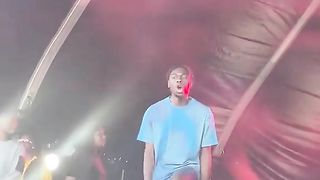 Tiakola au concert ????????