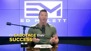 7 SYMPTOMS of SELF-SABOTAGE _ Are you your own biggest enemy