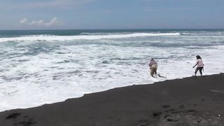 PINGGIR PANTAI PULAU JAWA