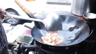 Truck Wok Skills Master Chef! Cooking On The Road - Thai Street Food.