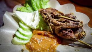 Pecel Bebek Goreng