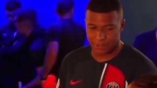 < Ousmane les feintes à l'entraînement ce fini maintenant tu vas travailler ta finition >????
