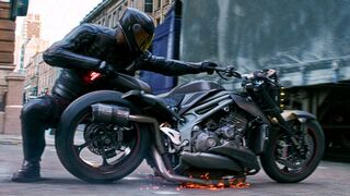 Movie Scene  Hob and Saw - Motorcycle