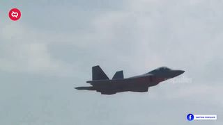 RUSSIAN SU-57 jet vs. US F-22 Raptor AS