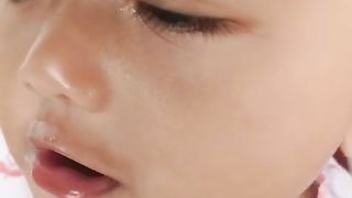 babies who are learning to start eating