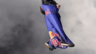 File name Wingsuit - Extremely compilation ????_????????#adrenalinevibe @fuerstmarco @EvanSantangelo @TomErikHeimen.