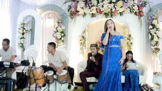 LEYEH LEYEH Cover / Voc : Yani Oktavia
